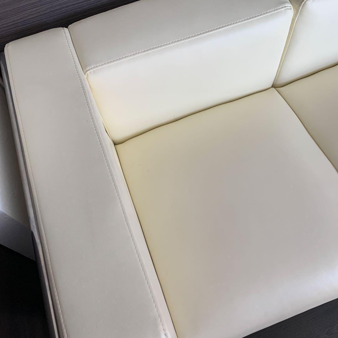 ✨送料込✨LC2 リプロダクト 2人掛けソファ クリーム色 合成皮革 極美品