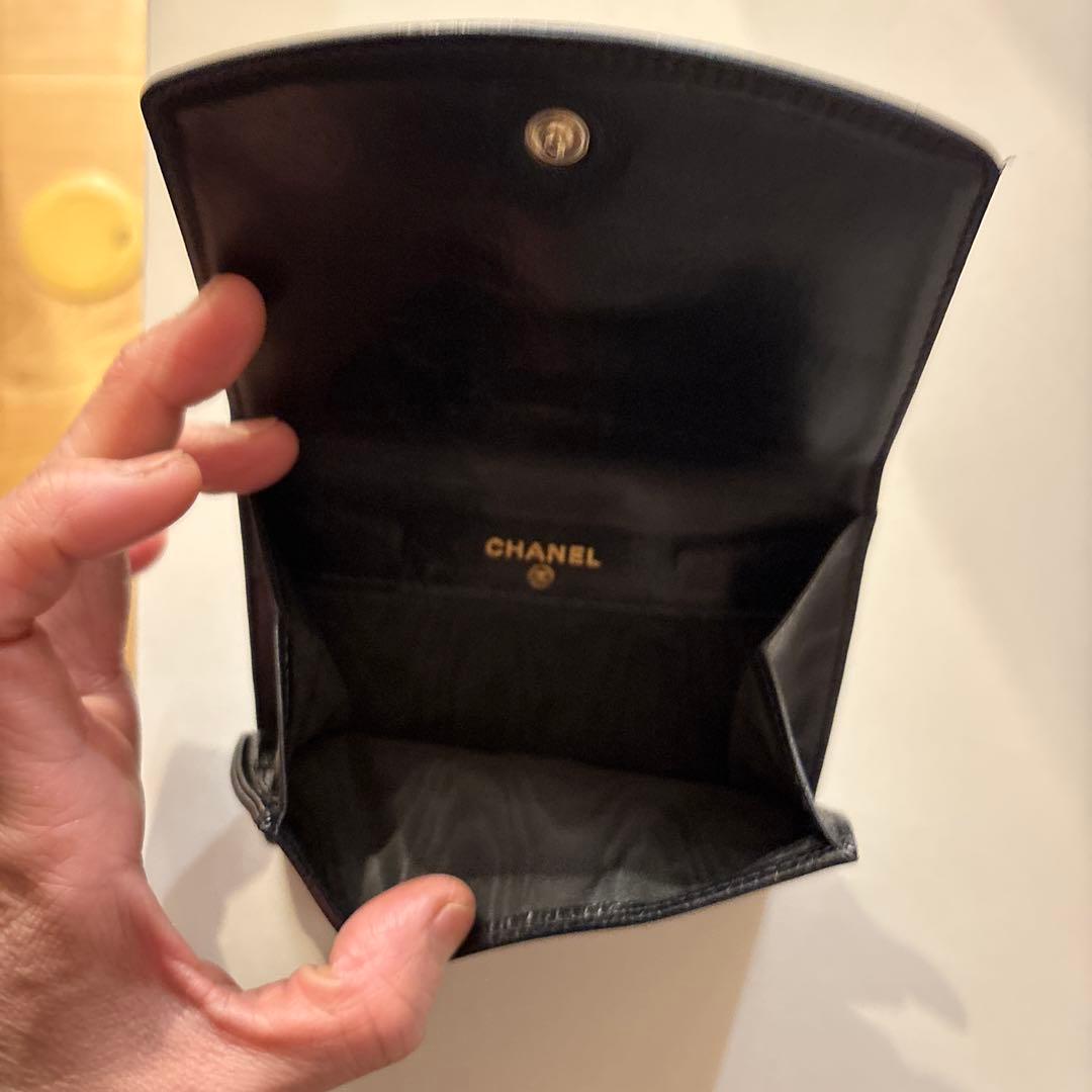 シャネルキャビアスキン2つ折り財布