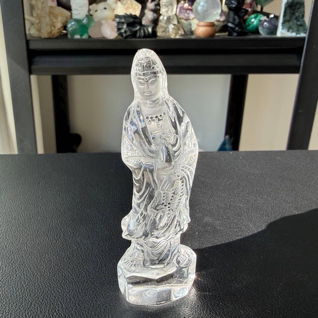 天然石水晶の観音様　置物　彫物NO.021401