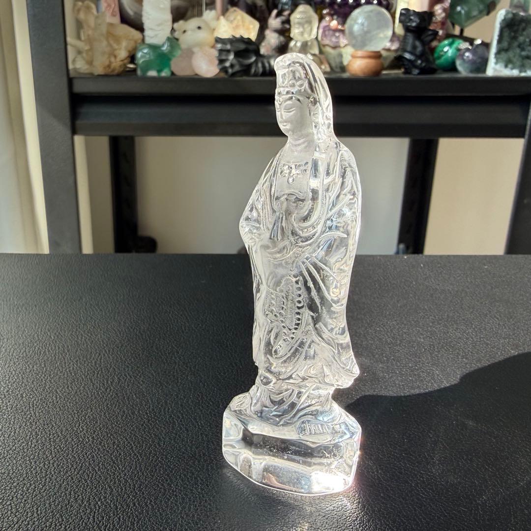 天然石水晶の観音様　置物　彫物NO.021401