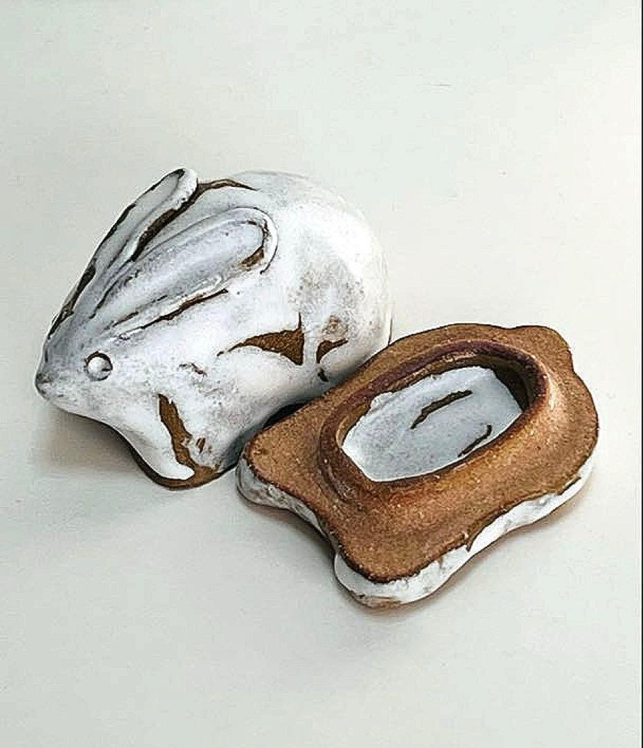 勝尾青龍洞・兎　香合　鬼萩釉　茶道具 共箱付き