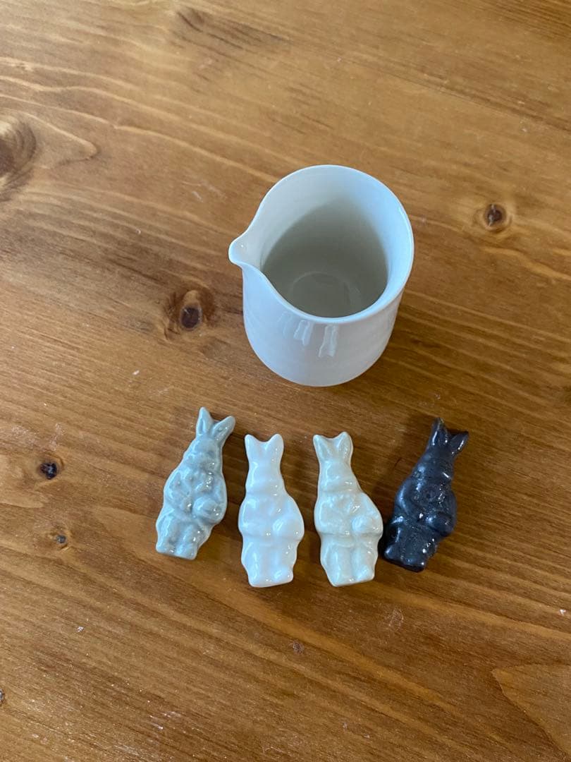 【Hanada】花リムプレート2枚、箸置き4個、ミルクピッチャー　セット