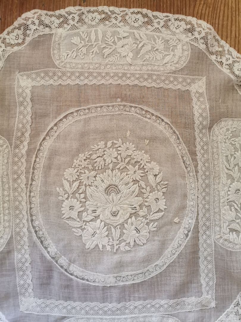 アンティーク フランス 美しい盛上刺繍 ノルマンディーレース 象牙色アイボリー