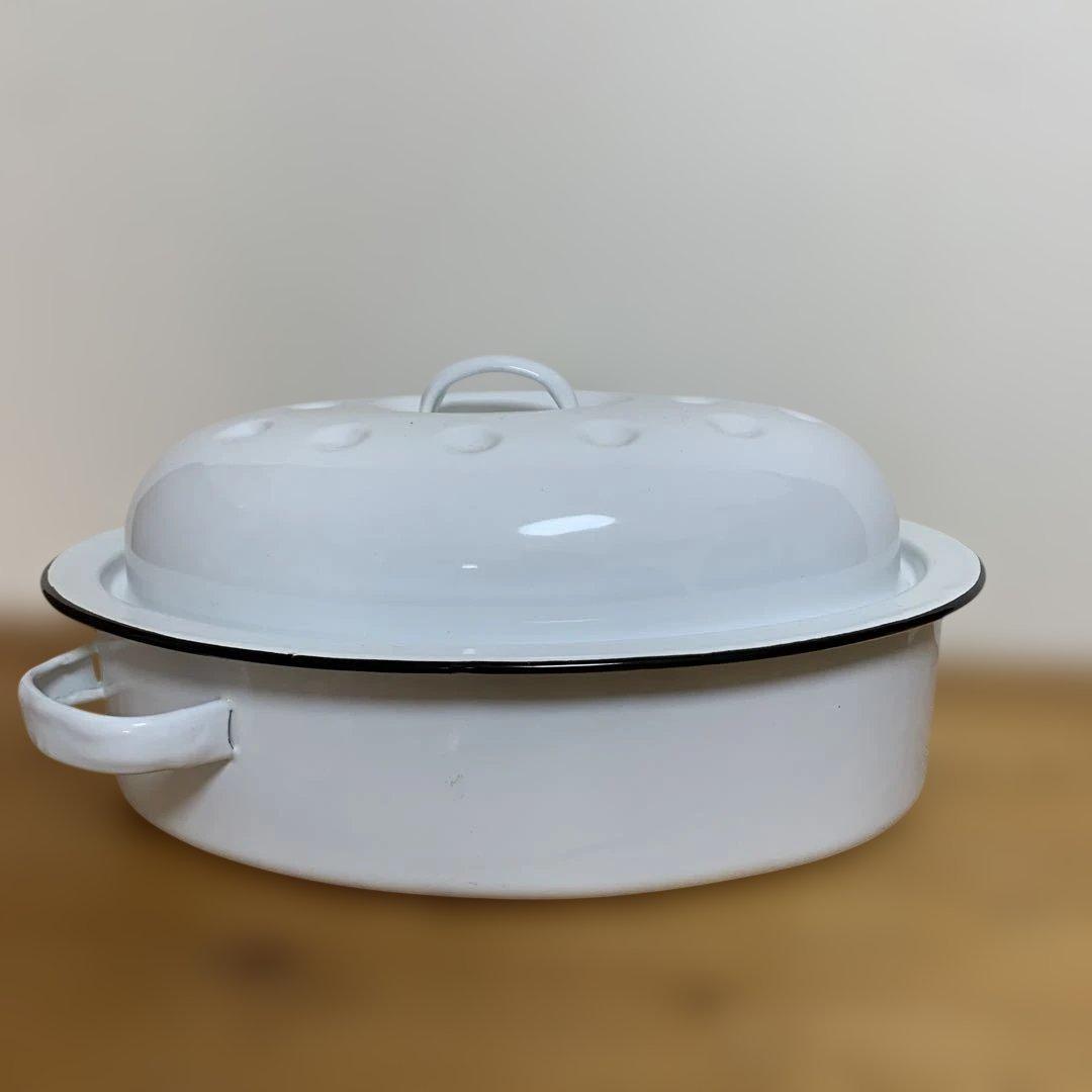 アンティーク　カントリー雑貨ホーロー製 白い楕円形鍋　変形取手　両手鍋