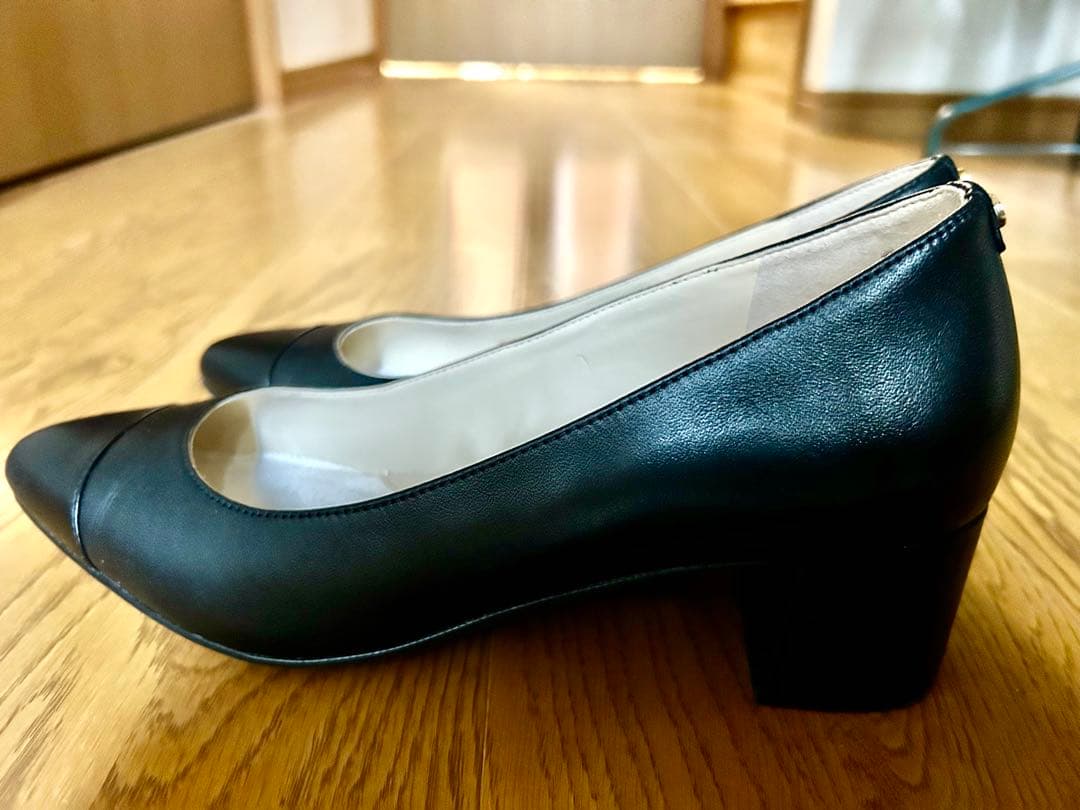 週末限定価格　コールハーン ブラック レザー ポインテッドトゥパンプス　24㎝