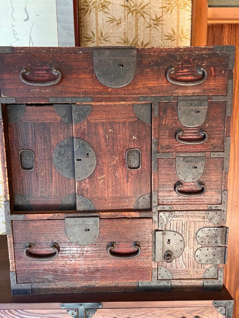 年代物　茶箪笥　箪笥　杉材　隠し扉付き