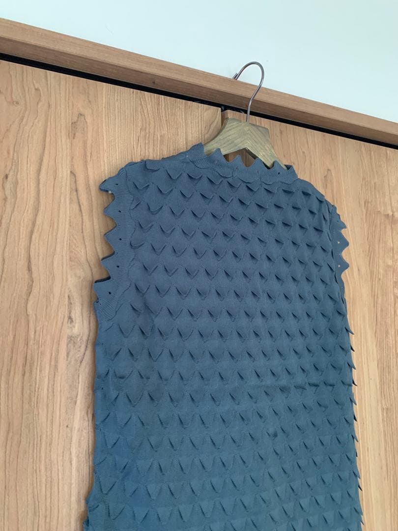 ISSEYMIYAKE イッセイミヤケ ブルー ニット ノースリーブ L サイズ