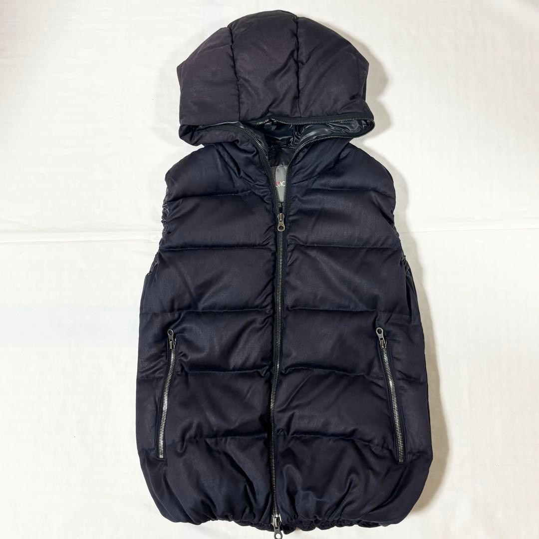 DUVETICA・ダウンベスト フルジップ 40 細身 （S〜M相当） 濃紺