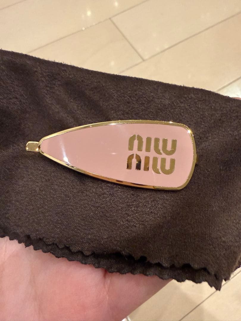 MIUMIU ヘアピン