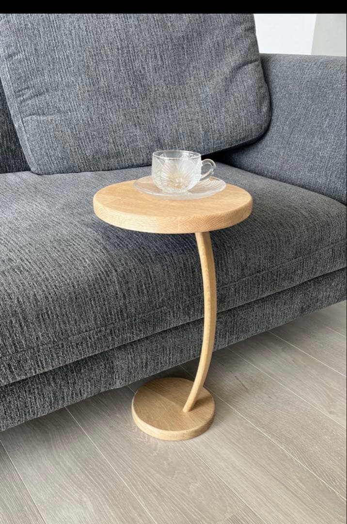 曲線が可愛いサイドテーブル(表面保護塗装)