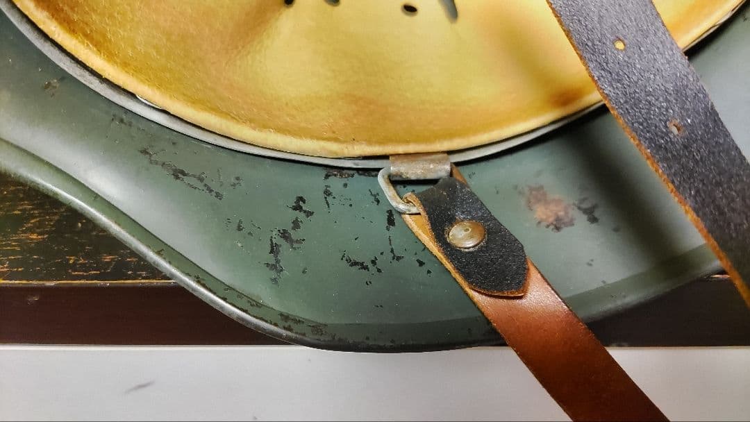 WW2ドイツ軍☆ドイツ陸軍М40ヘルメット（シェル64）実物？戦後品？