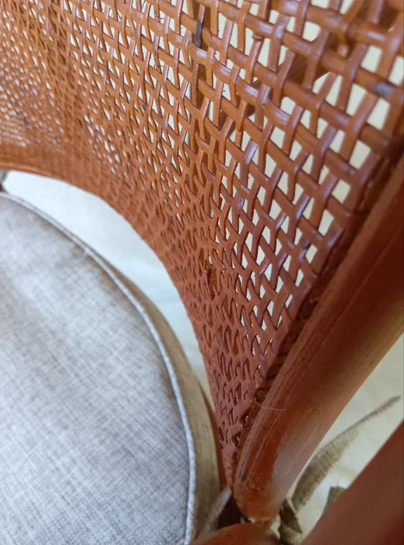 ラタンアームチェア　籐ハイバック回転座椅子　リビング椅子　籐回転椅子