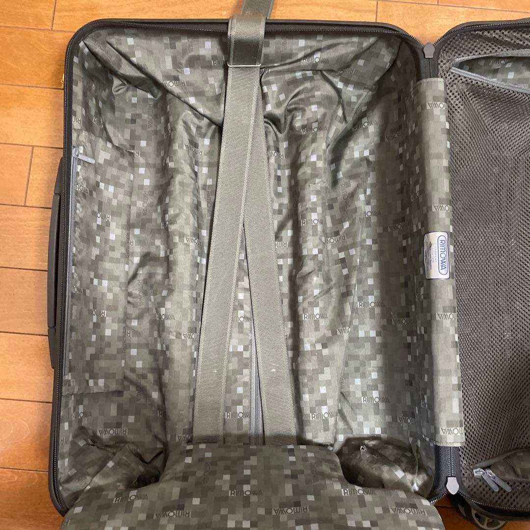 中型 ブラック キャリーケース TSAロック　RIMOWA 破損あり