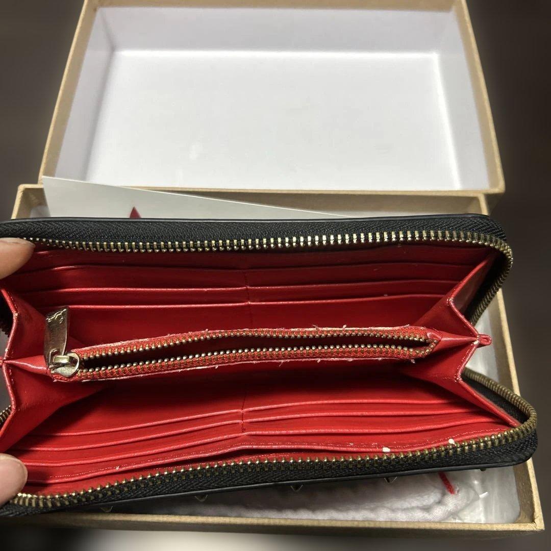 Christian Louboutin ブラック長財布