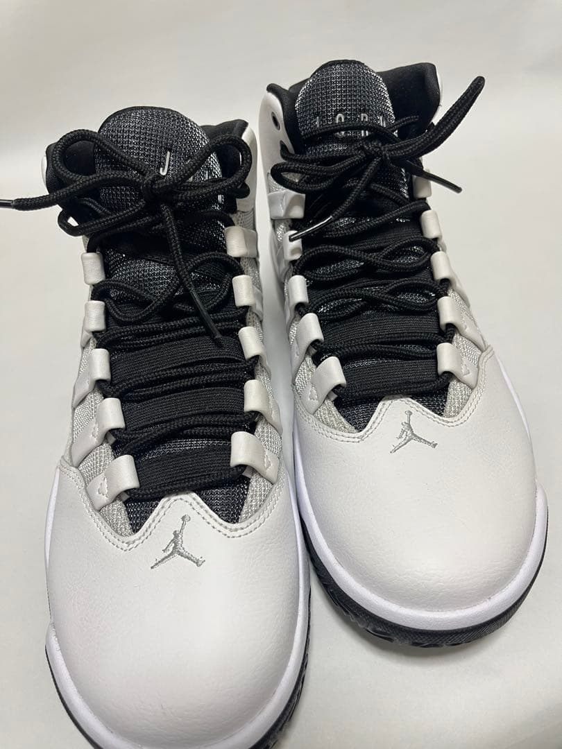 あ*つ様 エアジョーダン　マックス　オーラ　ホワイト／ブラック