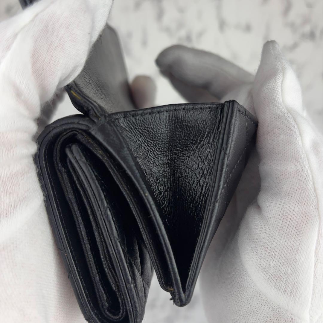 111 CHANEL ボーイシャネル　マトラッセ　三つ折り財布　あんしん鑑定済み