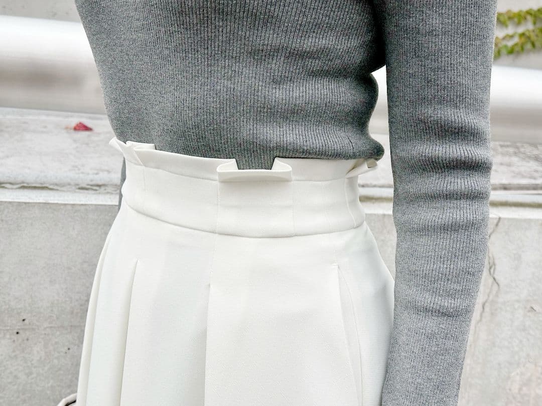 【新品·未使用】M-PREMIER タックデザインフレアスカート