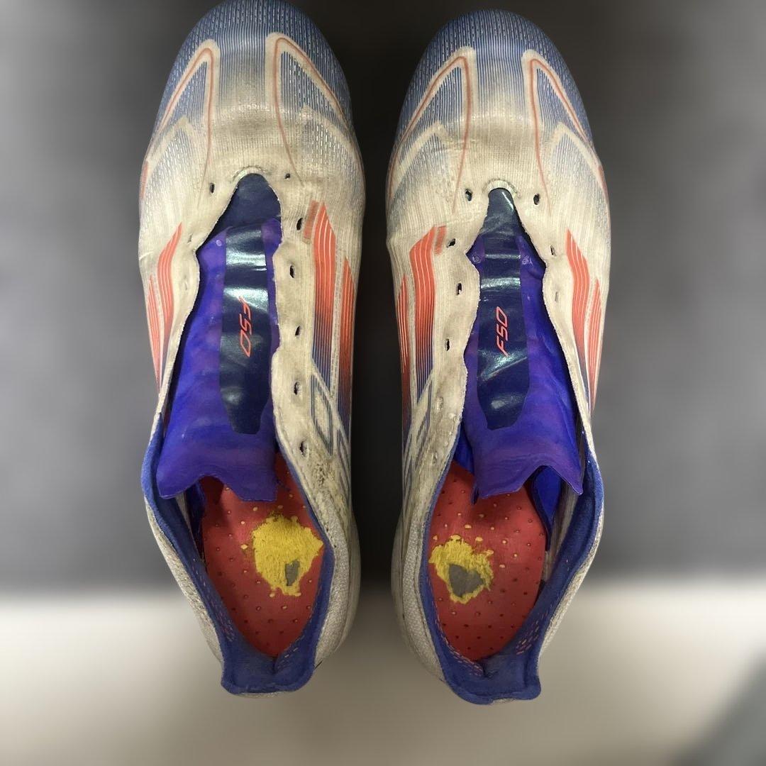 050 サッカーシューズ スパイク ホワイト/レッド/ブルー