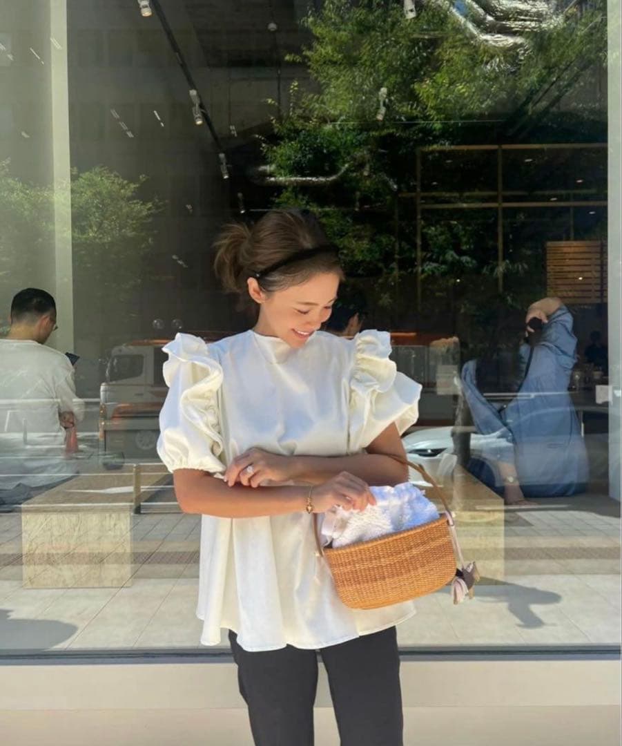 未使用タグ付き　ロージーモンスター　トリプルフリルブラウス　ホワイト