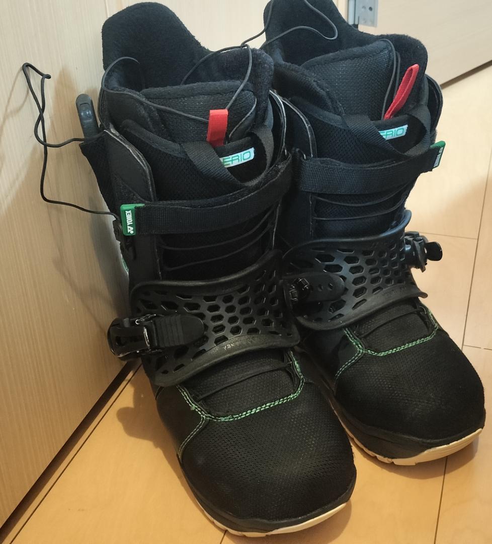 美品！16-17 YONEX AERIO AB (Accublade) 26.5