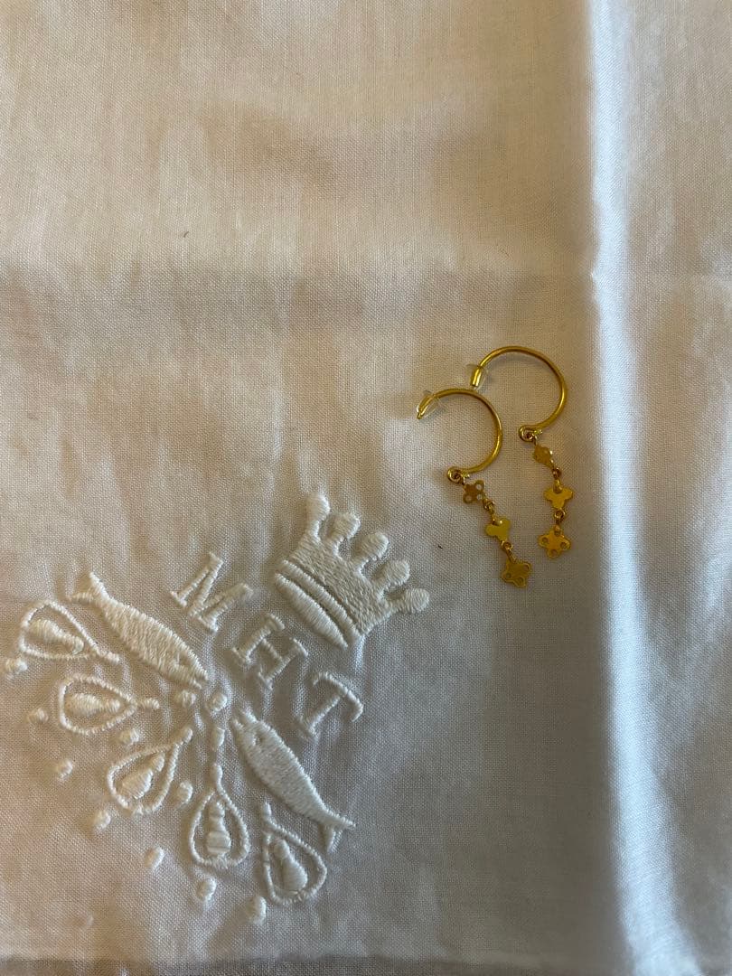 マリーエレーヌドゥタイヤック　ピアス