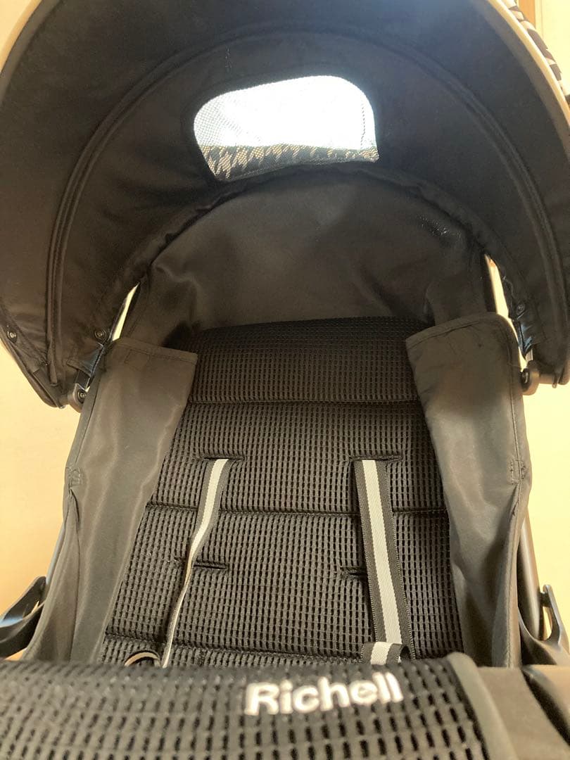 極美品　軽量3.２キロ　ベビーカー B型　Richeii カルガループラスRS