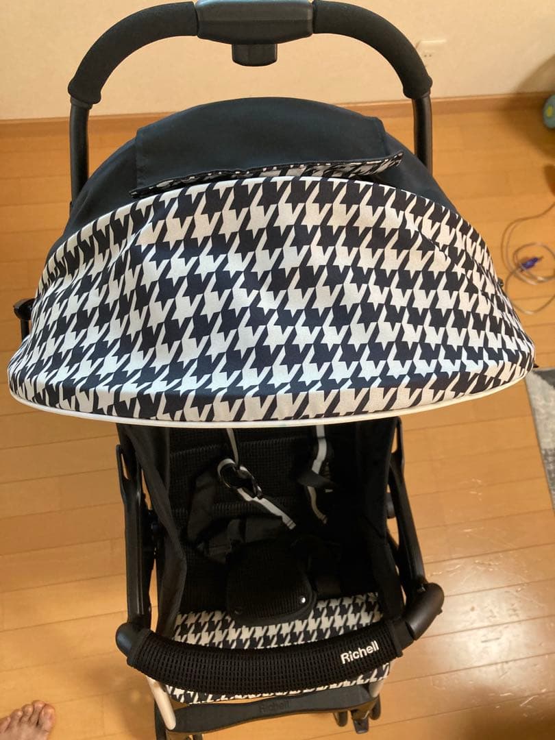 極美品　軽量3.２キロ　ベビーカー B型　Richeii カルガループラスRS