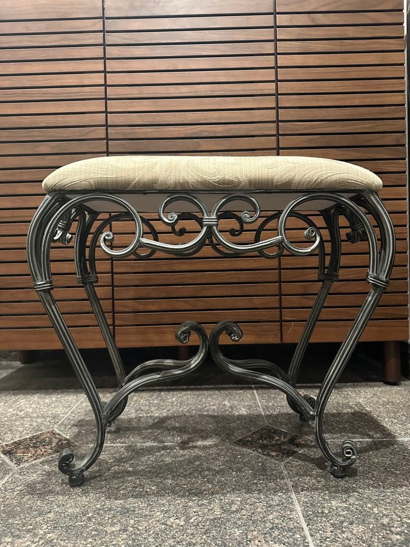 アンティーク家具椅子　スツール