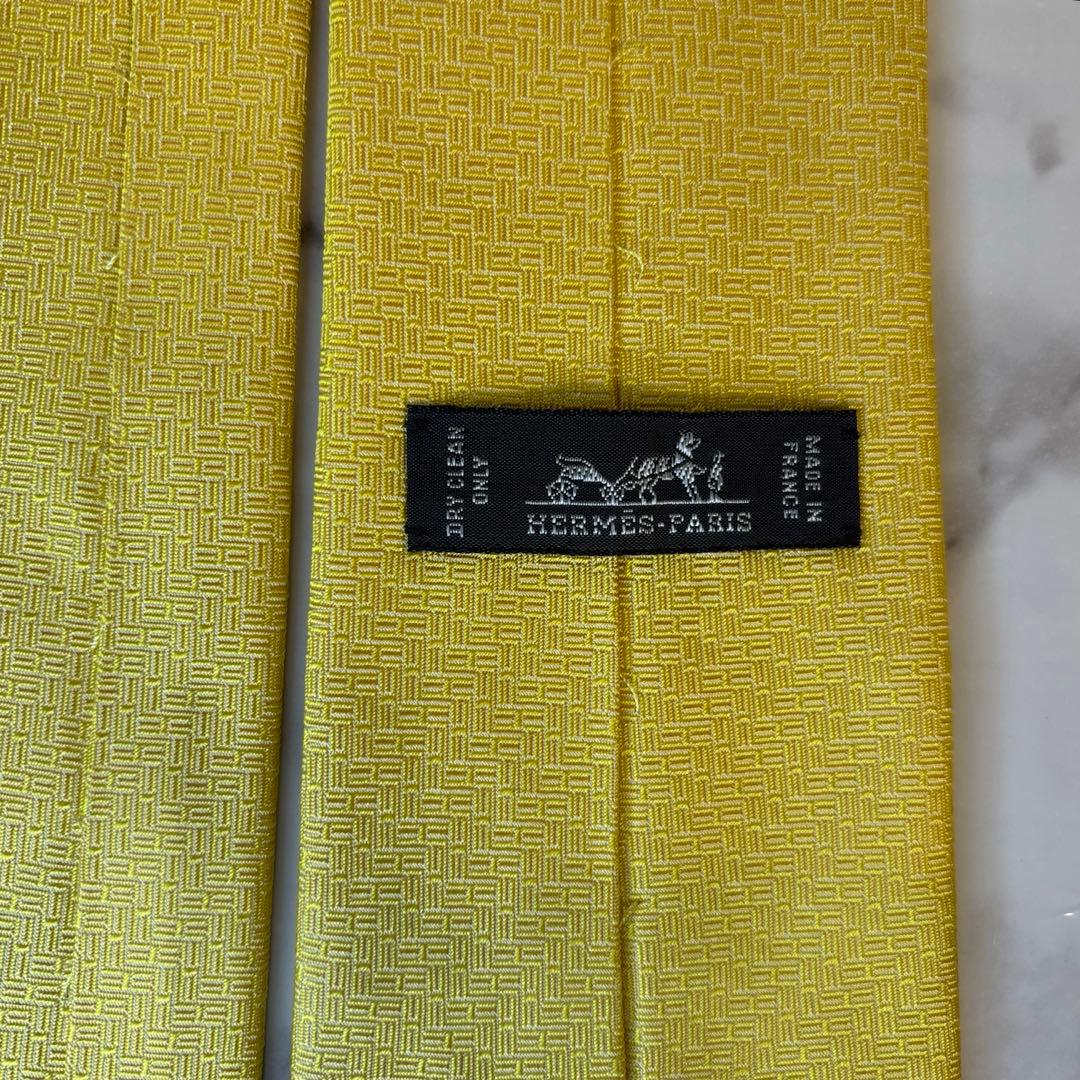 【美品✨】HERMES ネクタイ　イエロー　黄色　刺繍　レア