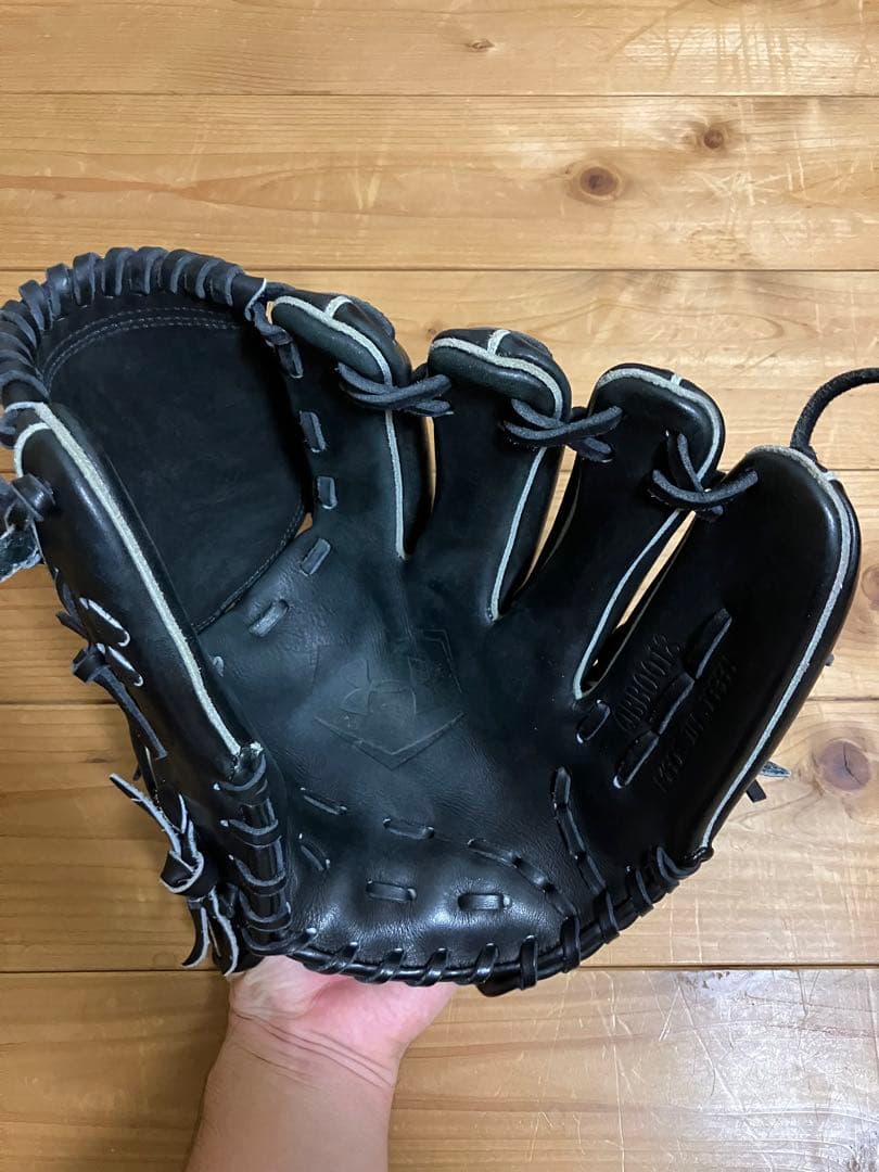 美品 アンダーアーマー　硬式用投手グローブ　最終値下げ