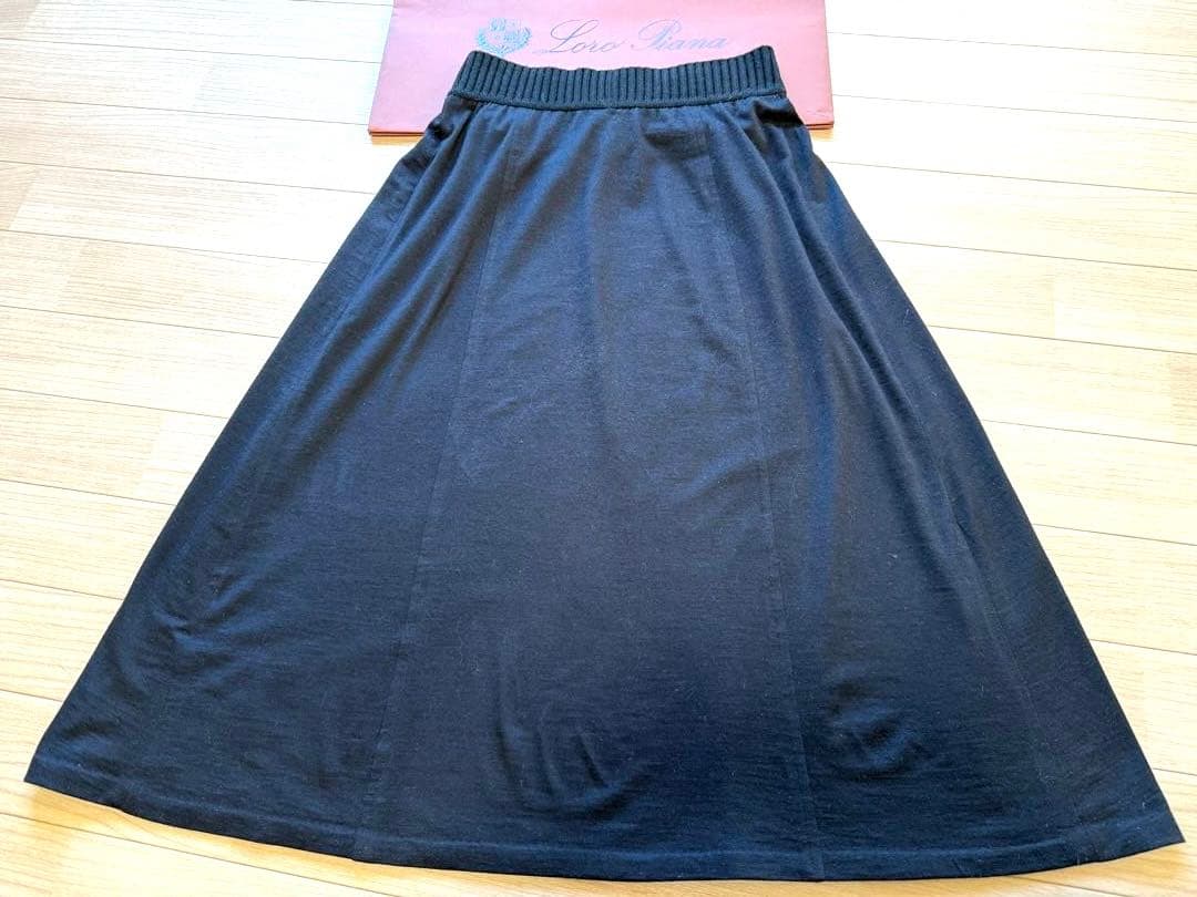 ロロピアーナ定価３８万雑誌＆公式掲載カシミアシルクボックスプリーツフレアスカート