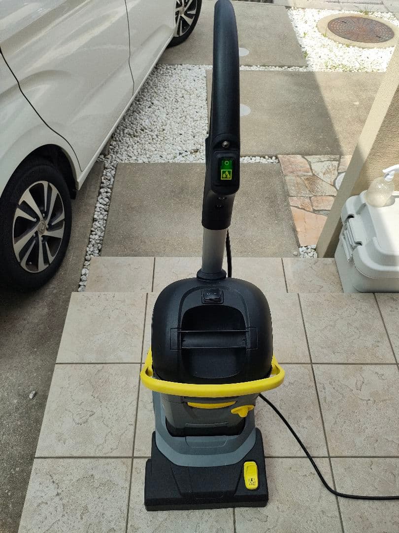 ケルヒャー業務用床洗浄機　BR30/4C　床掃除