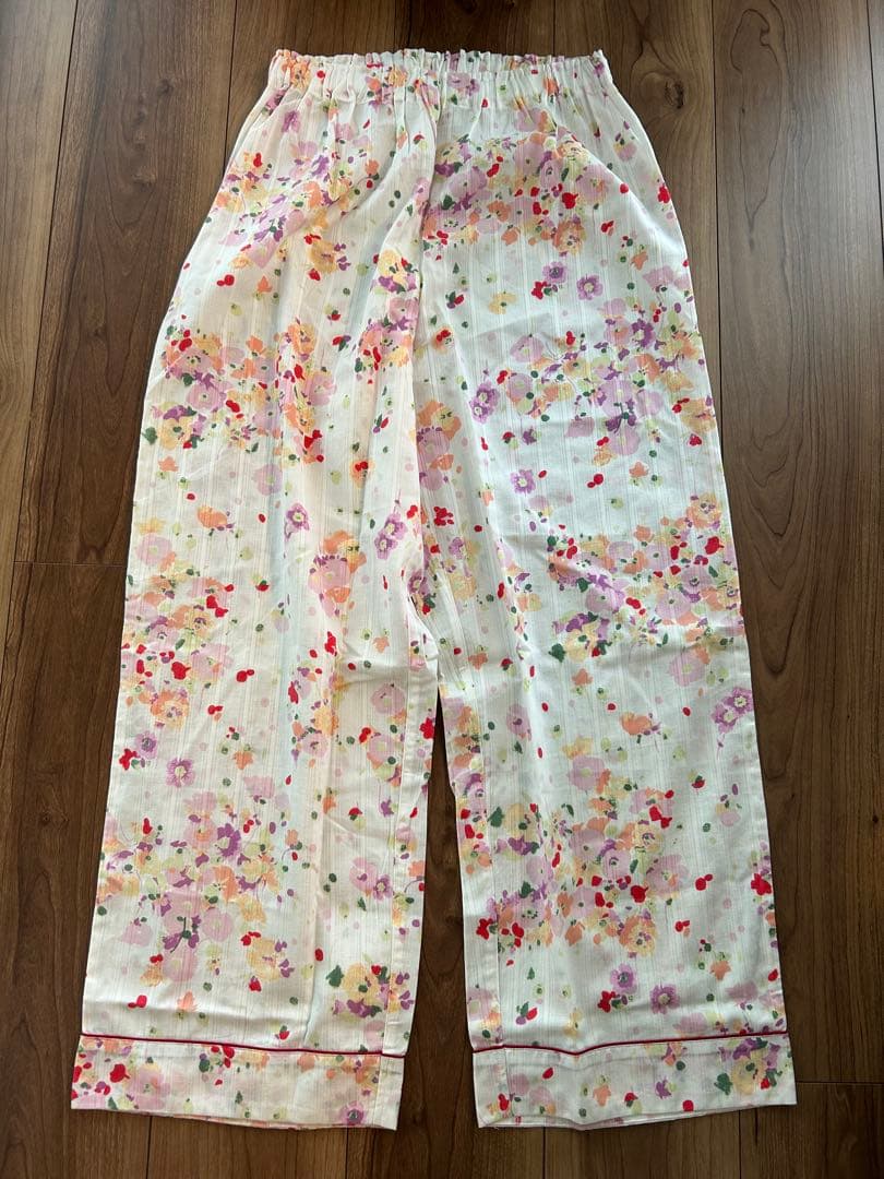 【新品】タグ付き　KID BLUE 花柄　上下ルームウェア