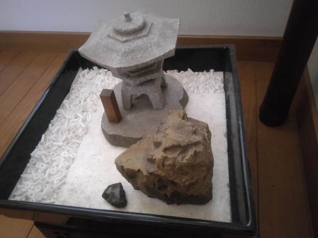 岡崎石製燈籠の箱庭