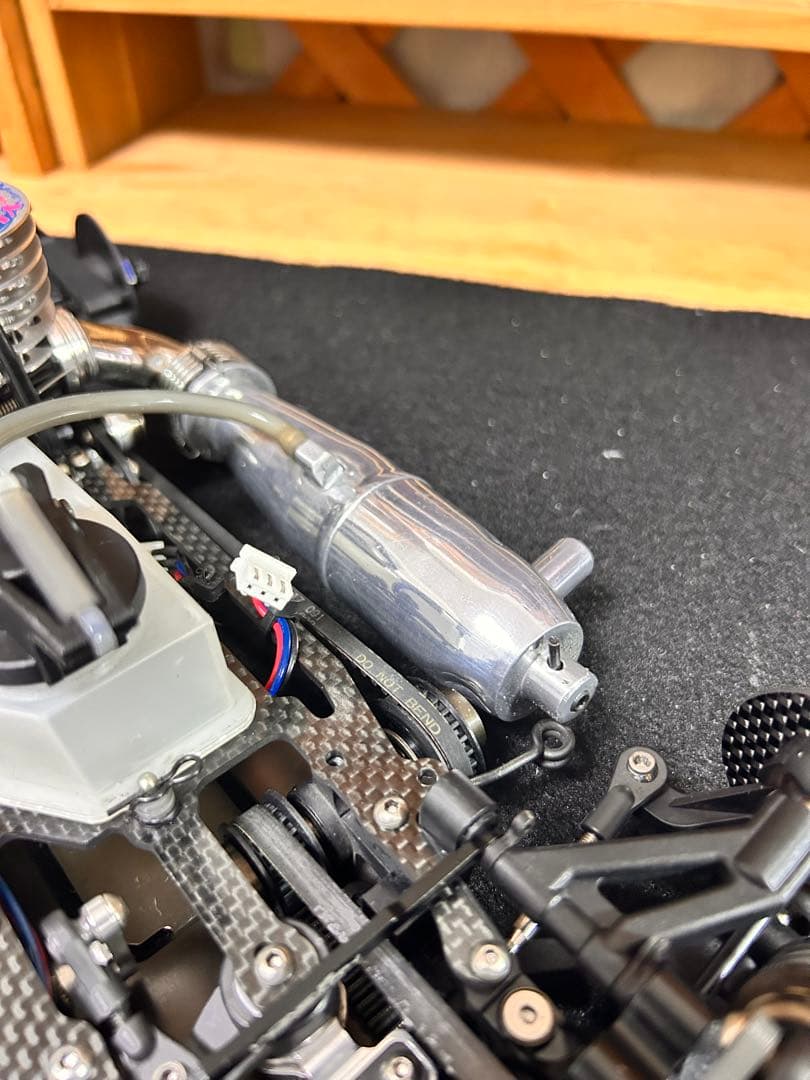 京商V-One R4 (エンジン、マフラー、サーボ付属)