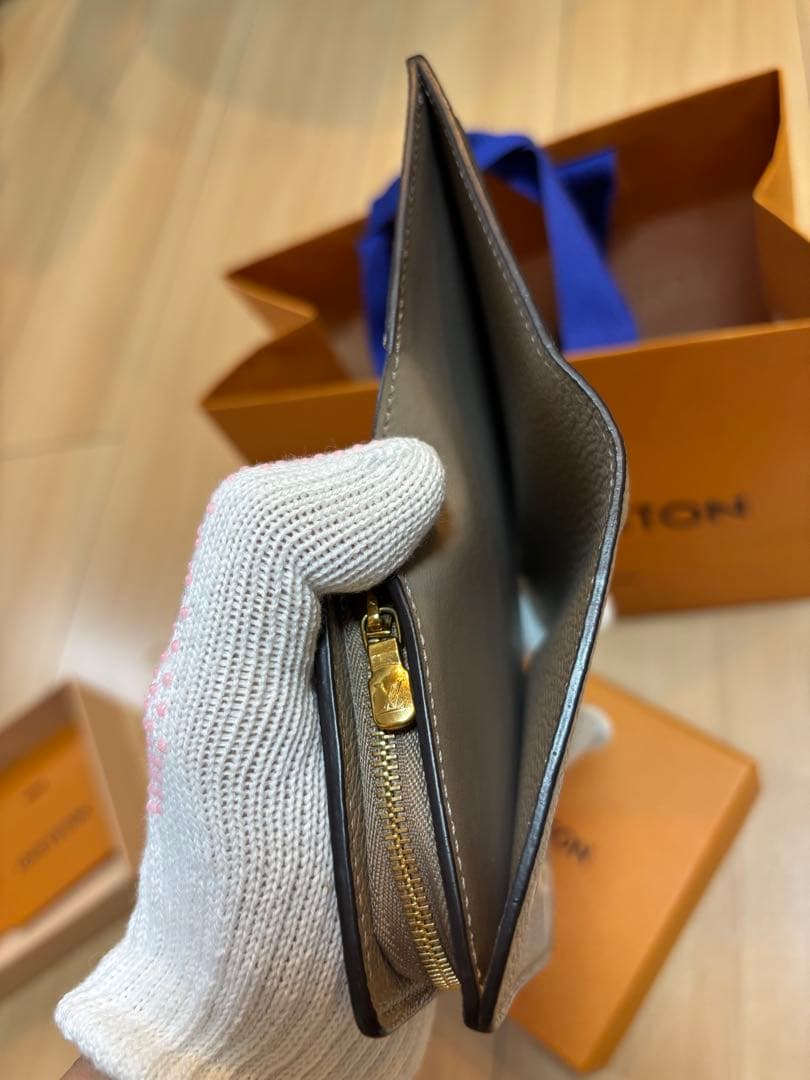 【未使用】ルイヴィトン ポルトフォイユ・クレア コンパクト財布 M82370