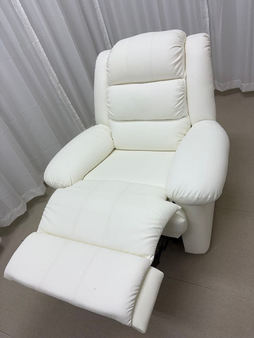 リクライニングチェア　ホワイト