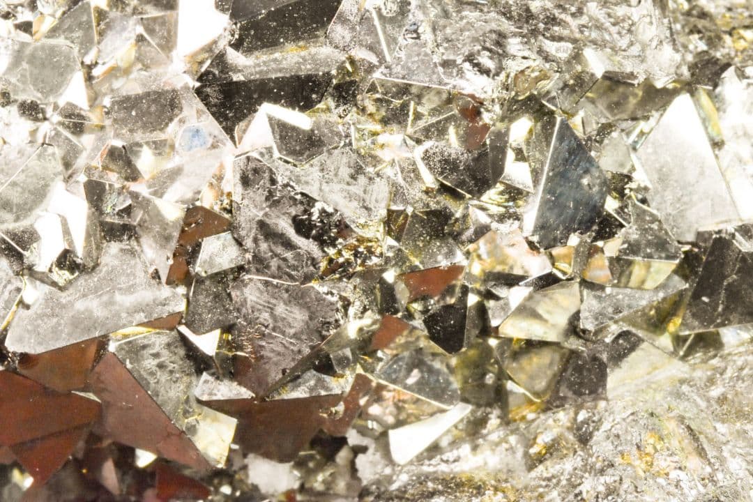 ペルー ワンサラ鉱山産 八面体パイライトB-01