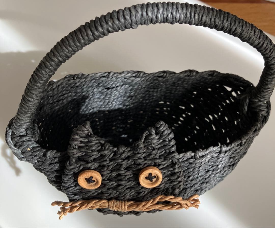 猫　籠　編みかご　小物入れ