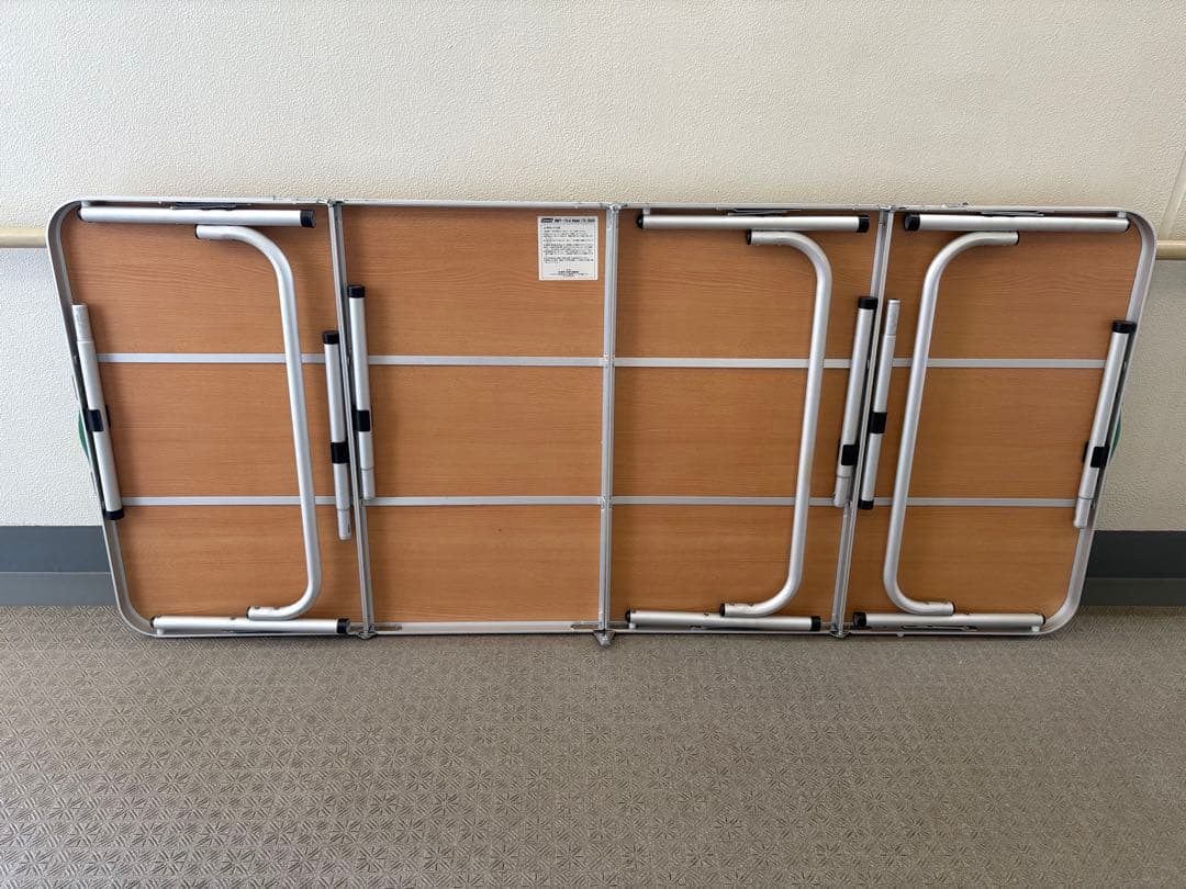 Colemanファミリー・グループ向け大型アウトドアテーブル四折テーブル 8