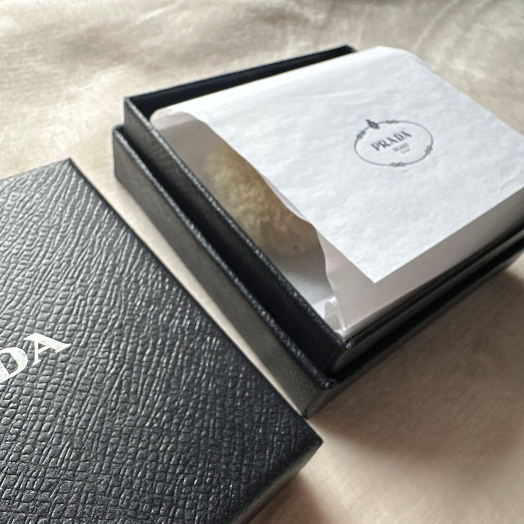 PRADA ファーヘアピン アイボリー