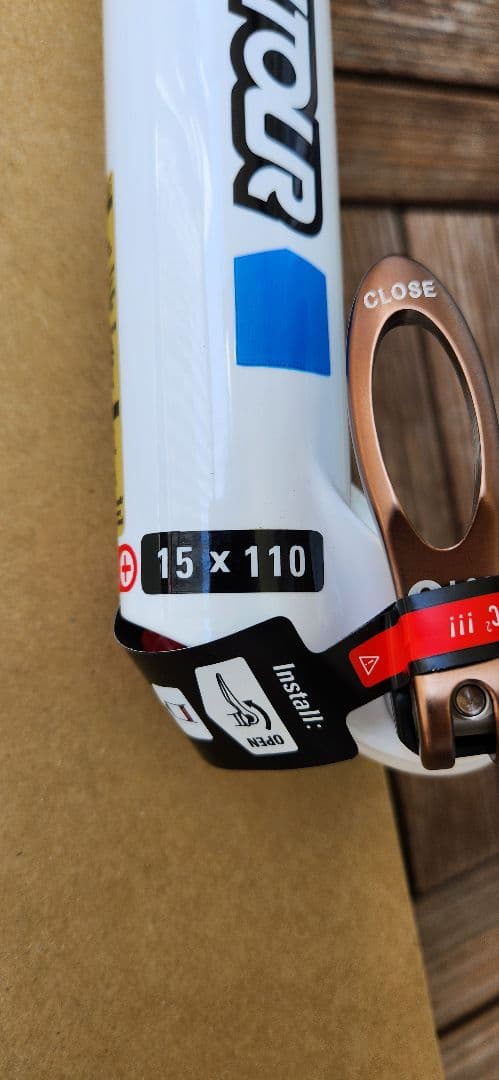 サスペンションフォーク XC 29インチ100mm カーボンコラム Boost