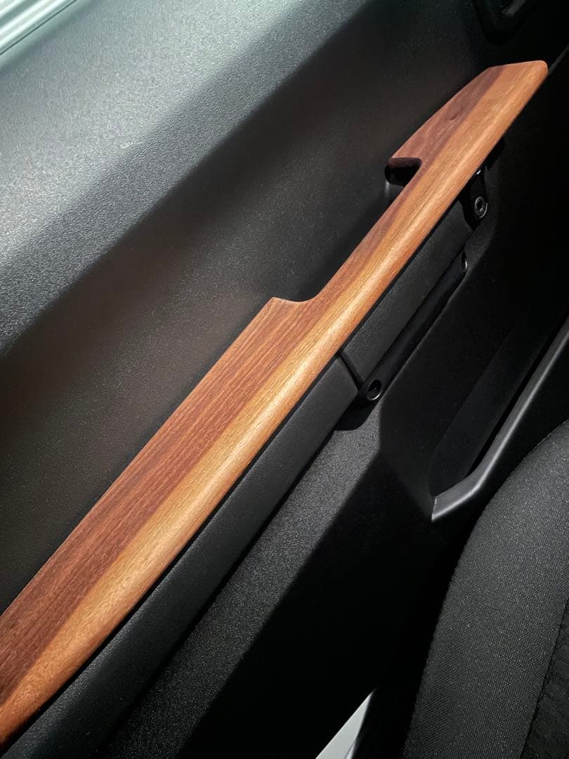 ジムニーJB64・74 ドアアームレスト極み ウォールナット製！　鈴木製作所