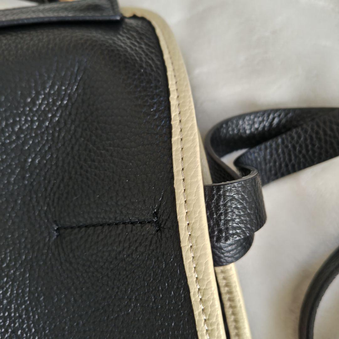 美品イアクッチトートバッグ　レザー　リバーシブル　 小型ポーチ付き