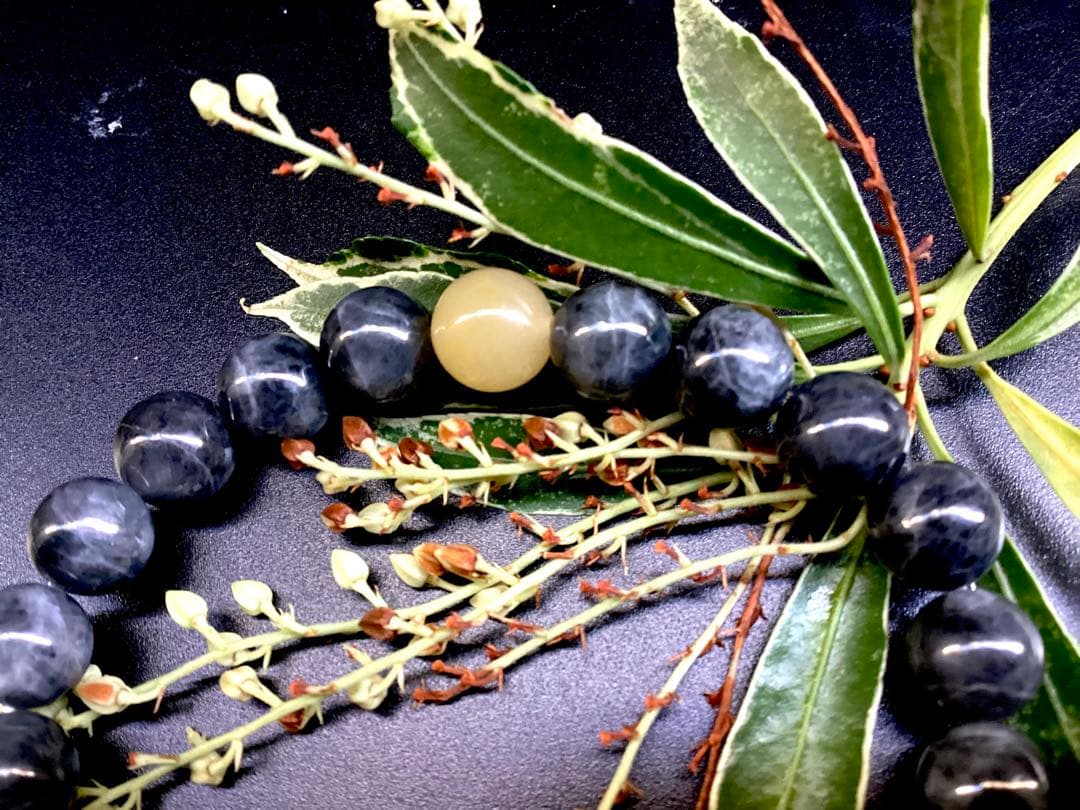 ✳幻の月山瑪瑙黄色玉*糸魚川翡翠*薄墨色ブレスレット極上品　鑑別書無しの安価卸し