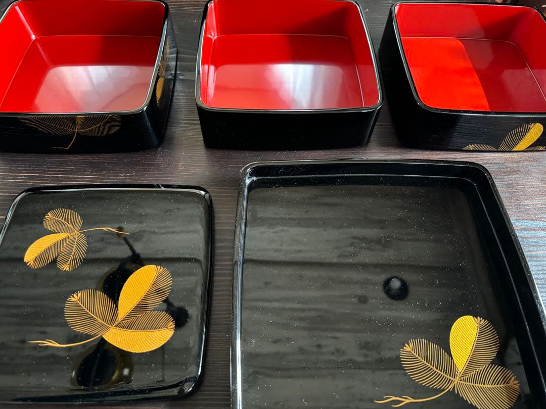 輪島塗 春光斎作 高級漆器 天然木若松蒔絵 三段重 重箱 重台付 紙箱＆桐共箱