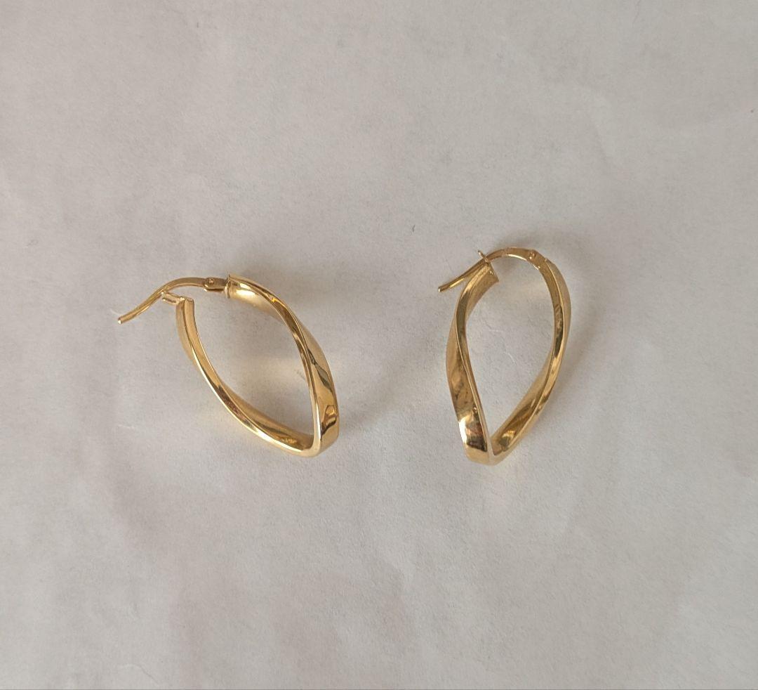 18金 K18　デザインピアス 2.1g 　　　　　　　ツイストフープピアス