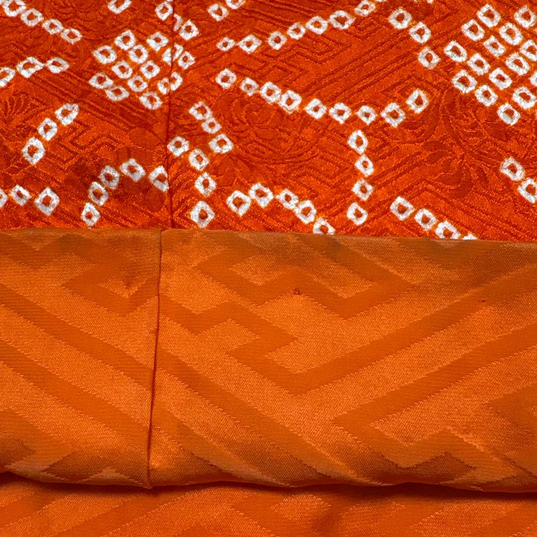 167 絞り　正絹　朱色×刺繍　疋田　着物+長襦袢　7歳　七五三　四つ身