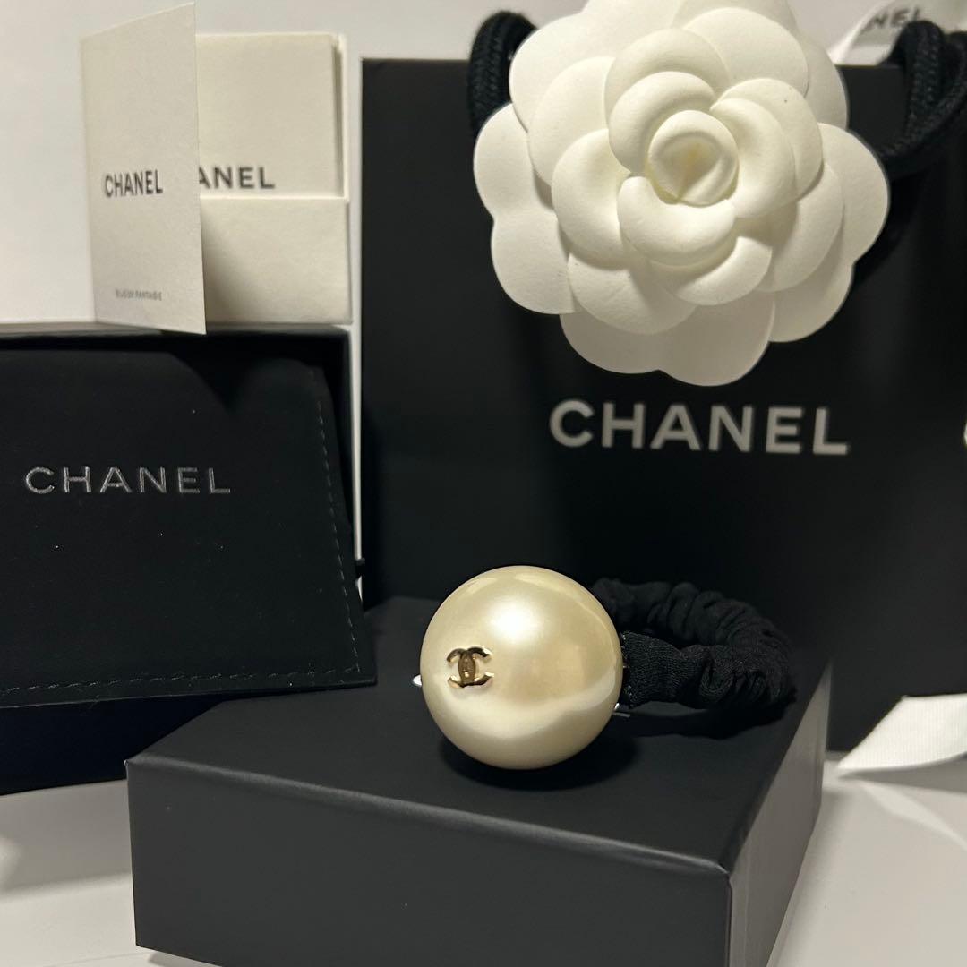 トゥントゥン 美品！ CHANEL パール付きヘアゴム シュシュ