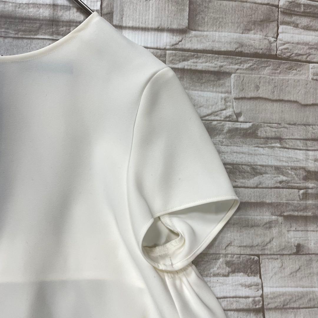 【美品】ヨーコチャン★バックギャザートップス　近年　白　半袖ブラウス　36